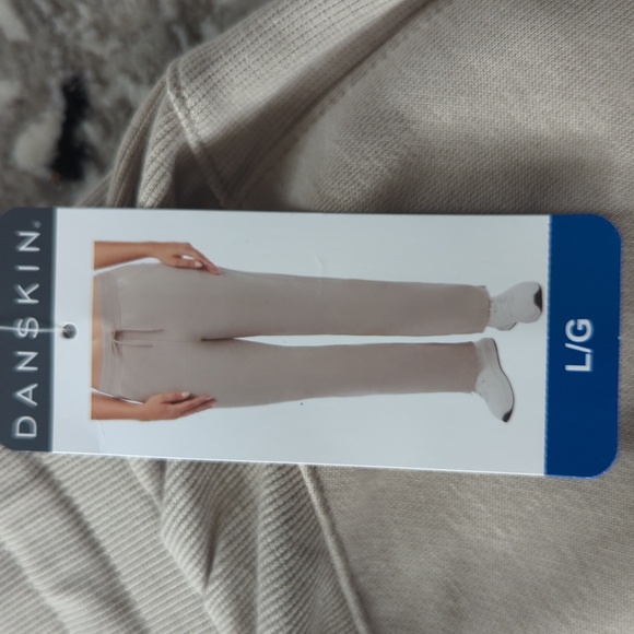 L: Danskin Sweatpants - Women's L - Picture 9 of 10